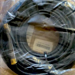 100 ft HDMI cable with built in signal booster support